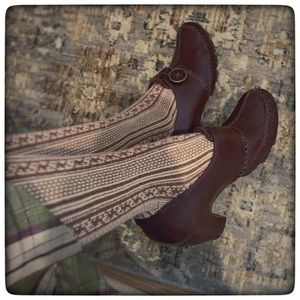 Indigo by Clarks Classic Brown Pump w Rocker heel